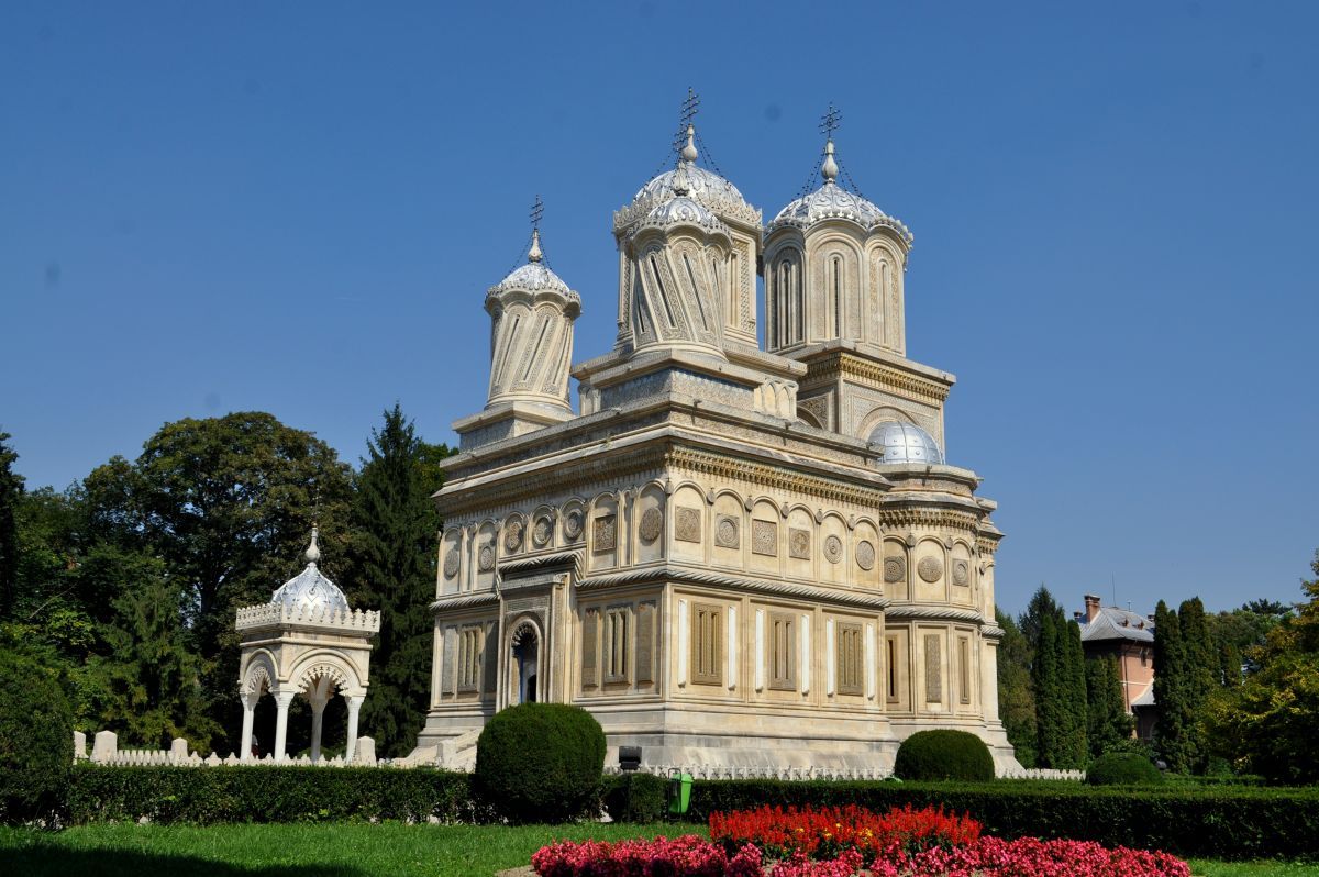 make it flat Evaporate suspend A legend and a monastery – Curtea de Arges – The Romania Journal