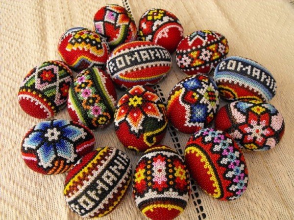 The beaded Easter egg tradition in Bistrita's village - The Journal