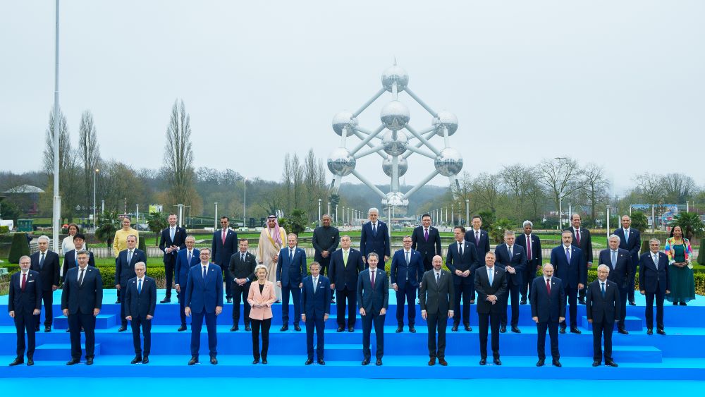 Romanian President Iohannis meets his rival for NATO Secretary General seat in Brussels